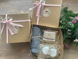 Mother's Day Mini hamper set.