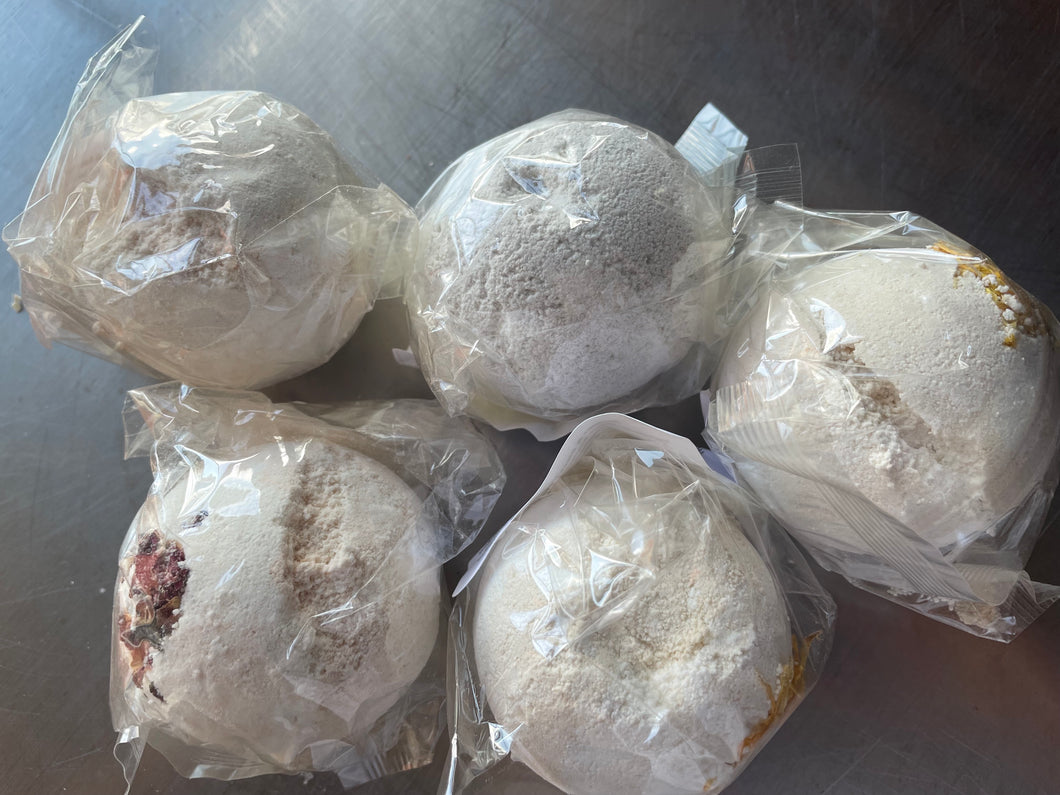 Wrinkly bath bomb