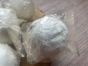 Wrinkly bath bomb